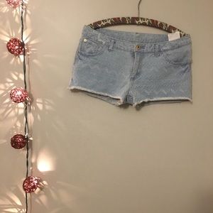 No brand